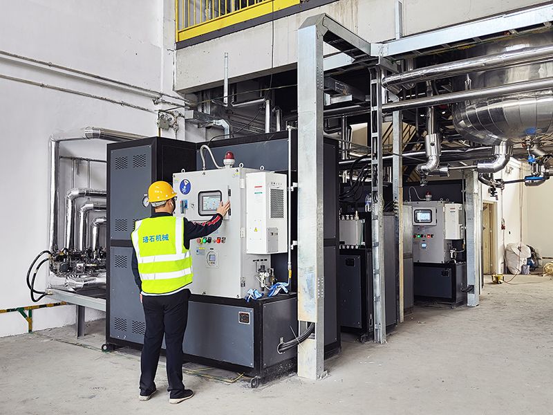 聚氨酯反應釜防爆<a href='http://www.nthtjzd.cn/product/dianjiaredaoreyoulu.html' class='body-link'>電加熱導熱油爐</a> (1).jpg