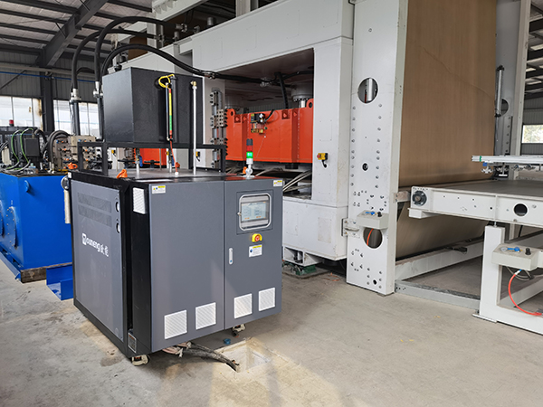 熱帖壓機模溫機 熱帖壓機模溫機